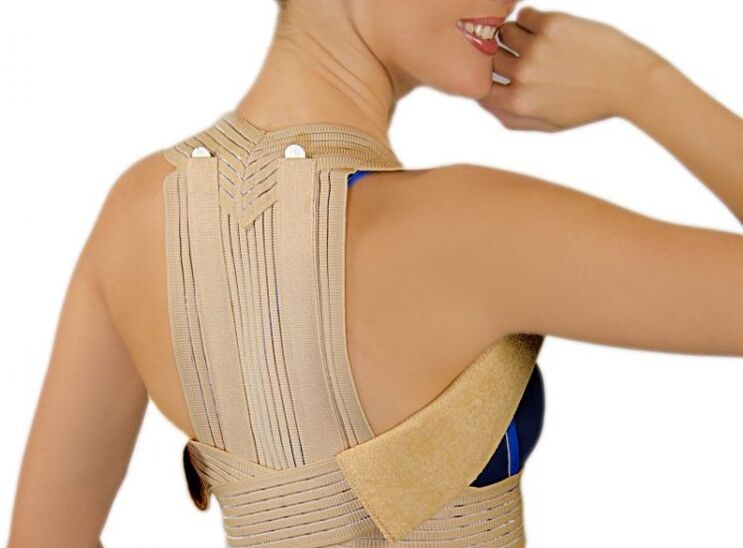 Wearing a corset can reduce the load on the spine affected by osteochondrosis